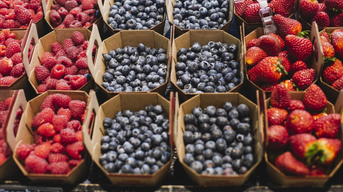Berry Misconceptions: Debunking the Top 10 Myths About Your Favorite Superfoods