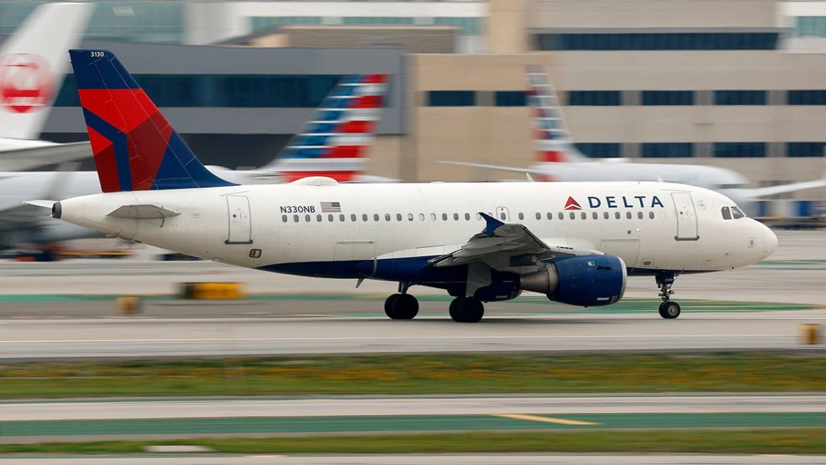 FAA Launches Investigation After Delta Flight Executes Last-Minute Go-Around Due to Runway Conflict at Boston Logan