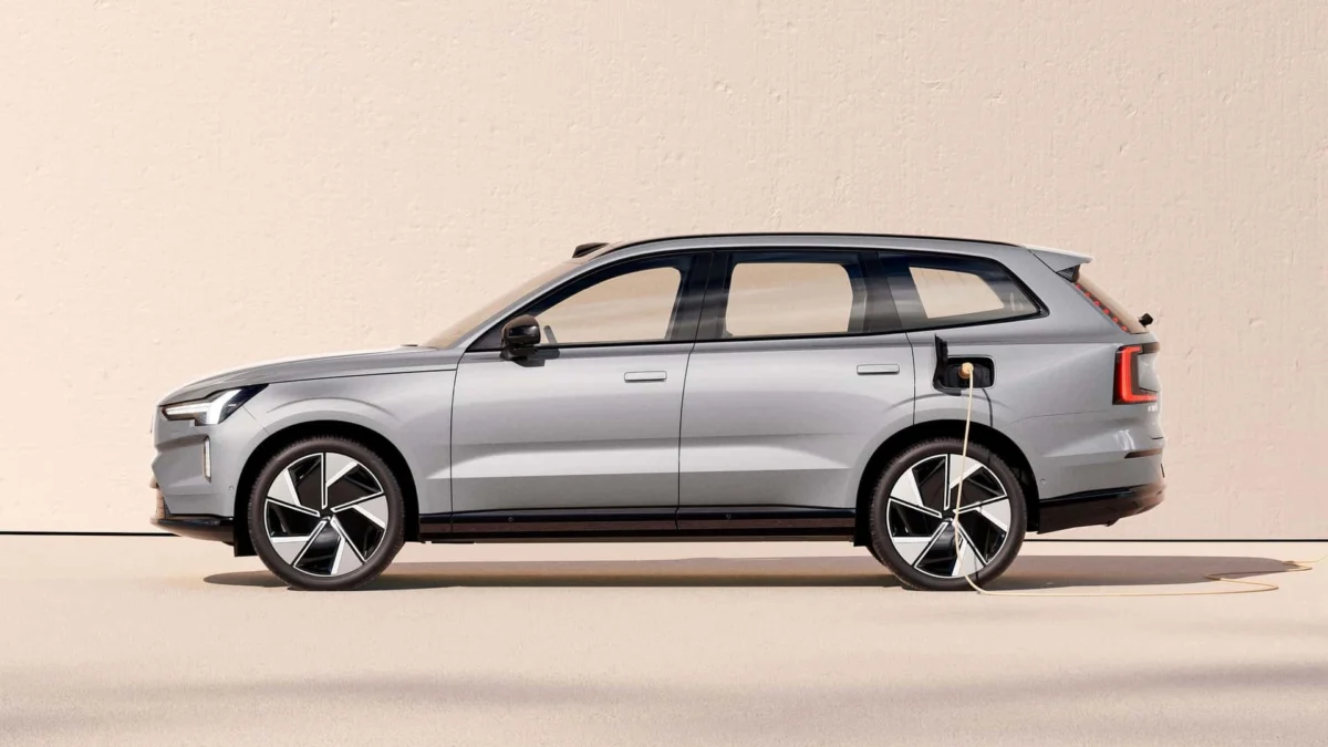 Frictionless Charging: Volvo Embraces ‘Plug & Charge’ to Streamline the EV Experience