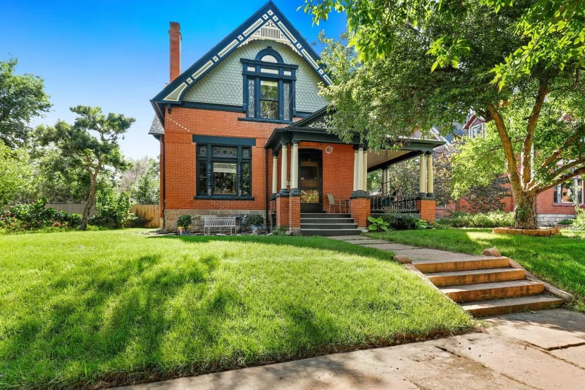 Navigating the 2026 Housing Labyrinth: Is Now the Right Time to Buy?