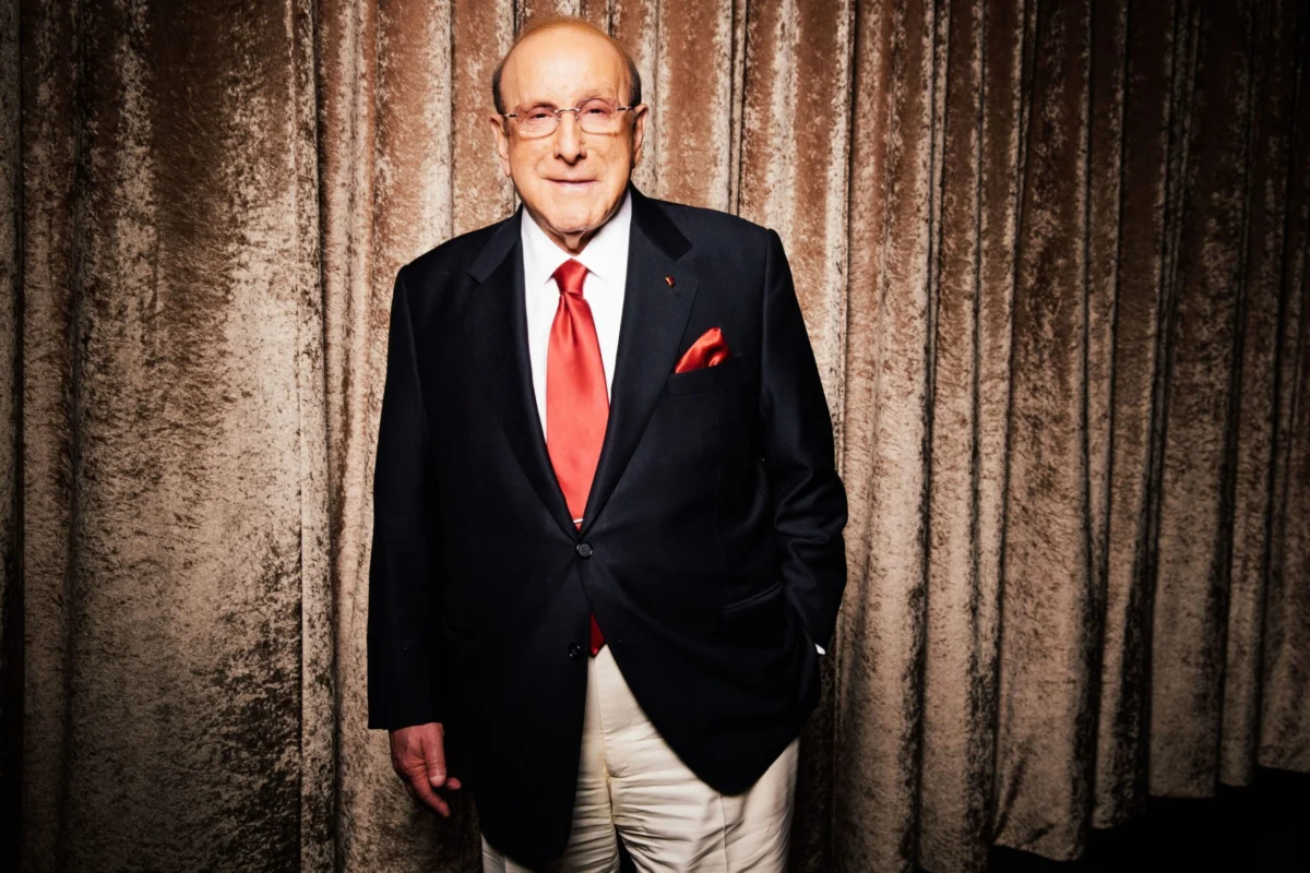 The Architect of the Soundtrack: Clive Davis, Legendary Music Mogul, Dies at 94