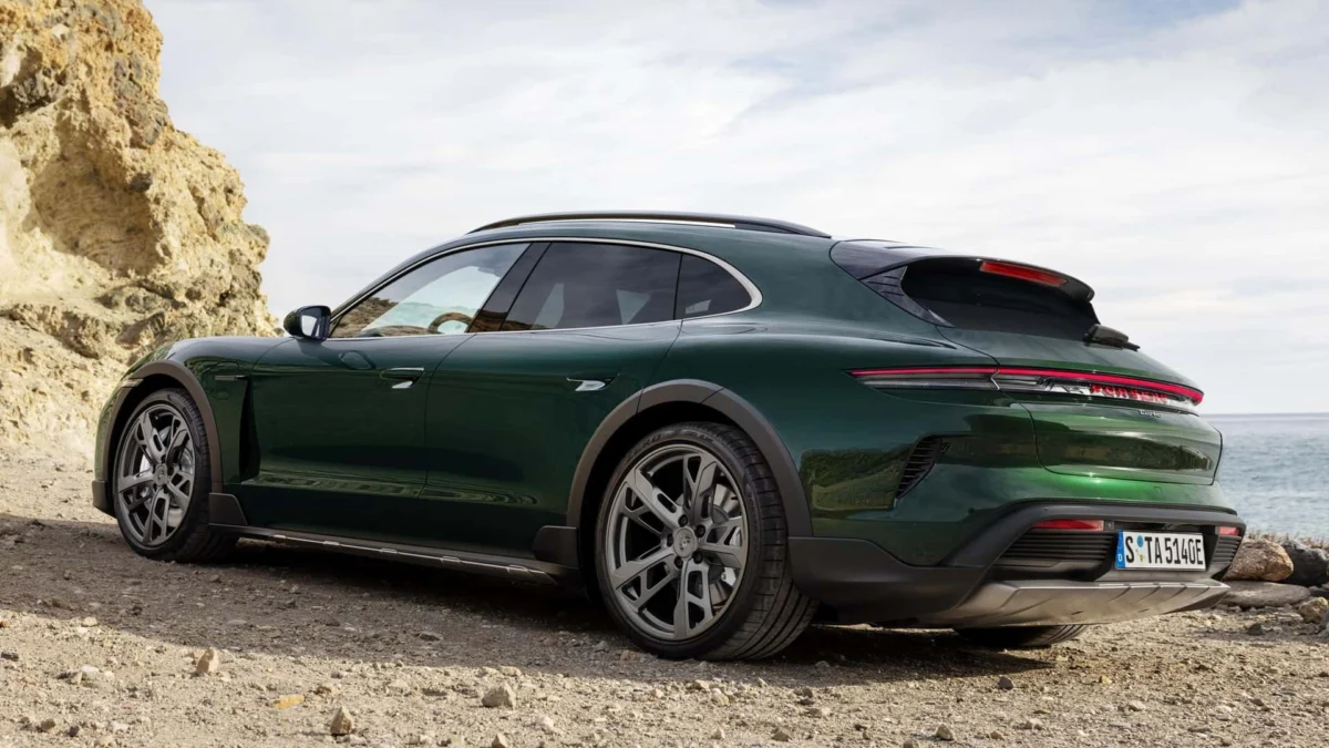 The End of an Era: Porsche Discontinues the Taycan Sport Turismo and Cross Turismo