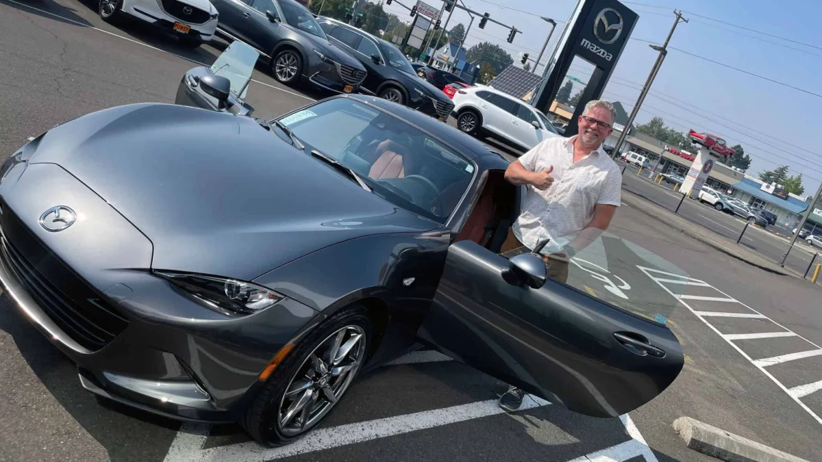The Joy of Non-Compromise: How a Market Anomaly Led to My "Dream Car" Purchase