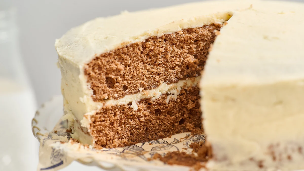 The Timeless Elegance of Mahogany Cake: A Journey into Culinary History and Technique