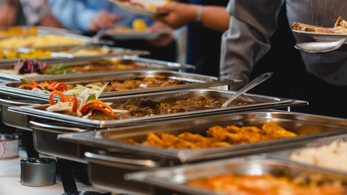 The Unwritten Rules of the All-You-Can-Eat Experience: A Waitstaff’s Perspective