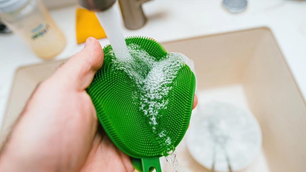 Are Silicone Dish Sponges Really an Eco-Friendly Swap? The Sustainable Reality Behind Your Kitchen Sink