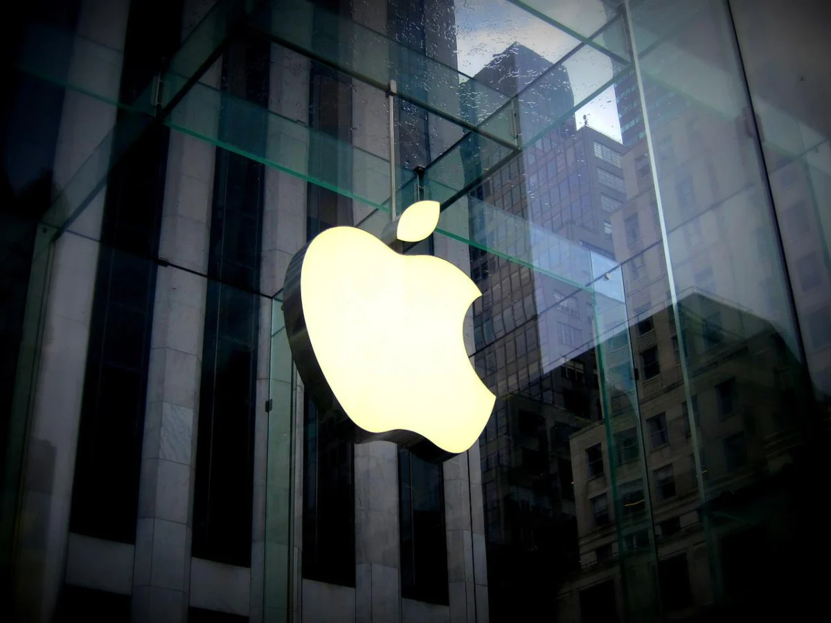 Silicon Valley Showdown: Apple Launches Trade-Secret Offensive Against OpenAI