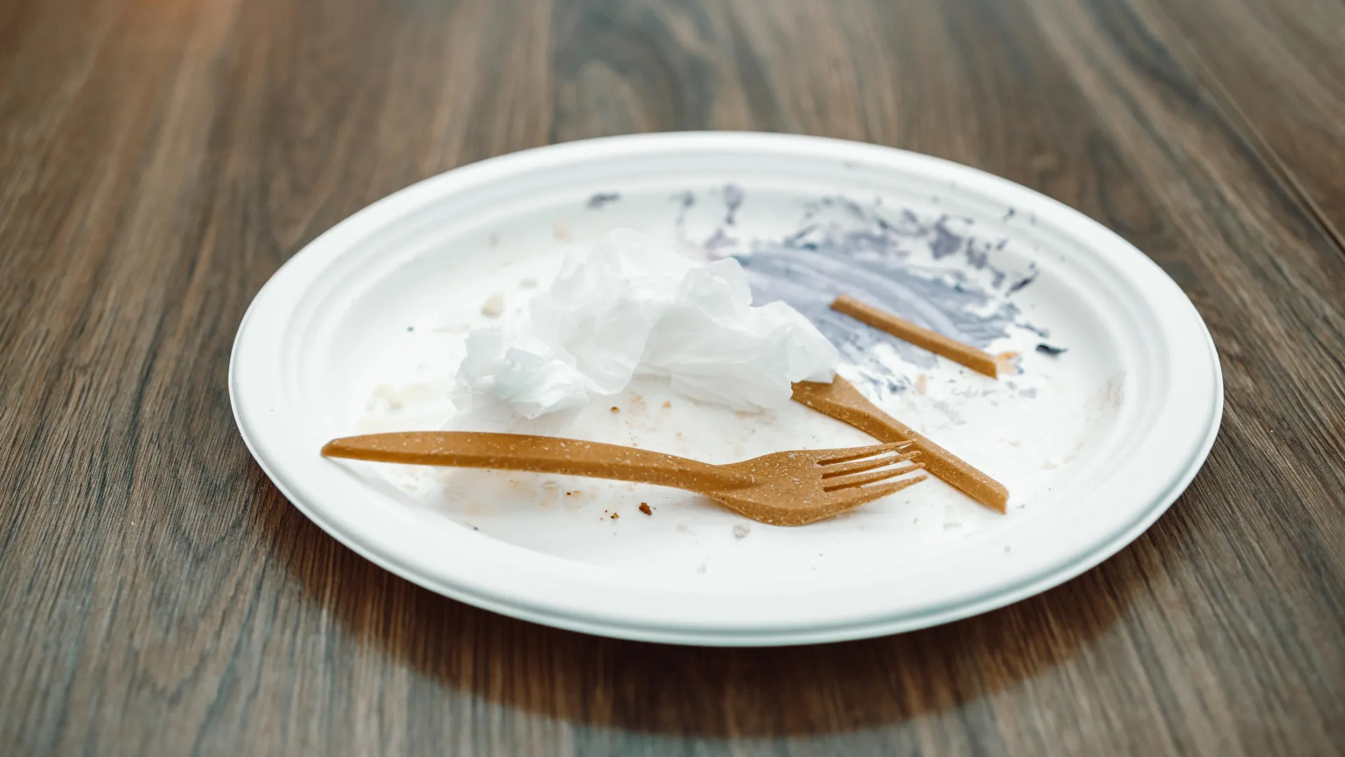 The Dawn of Programmable Decay: How "Living Plastics" Could Solve the Global Pollution Crisis
