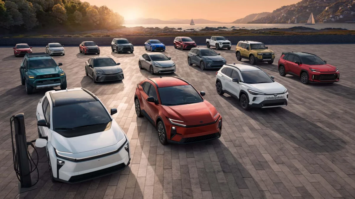 The Digital Showroom: How Toyota and Ford Dominate the Online Automotive Landscape