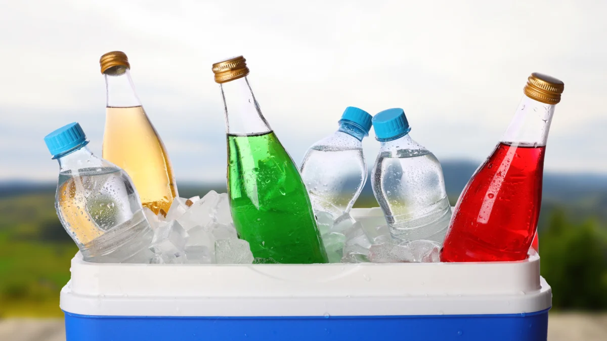 The Science of Chill: The Simple Cooler Trick to Keep Your Summer Refreshments Frozen for Hours