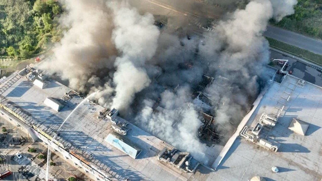 A Cycle of Devastation: Escalation in Ukraine as "Double-Tap" Strike Rocks Kryvyi Rih