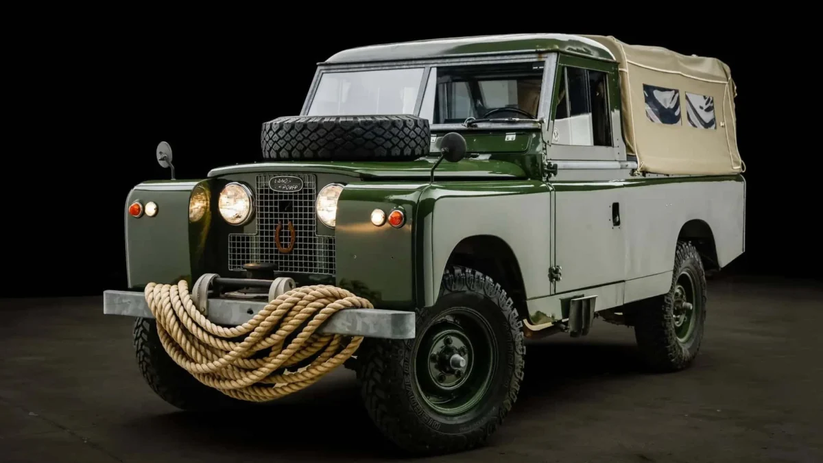From 007 to Off-Road Icon: The Daniel Craig Land Rover Hits the Auction Block