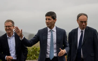 Market Pulse: Fed Hawkishness and Tech Volatility Define End-of-Summer Trading
