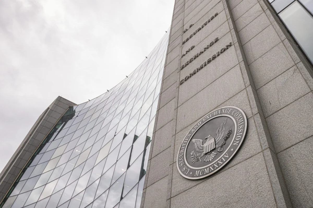 SEC Launches Wide-Ranging Inquiry into "Situational Awareness" Following AI Market Volatility and Mass Liquidation