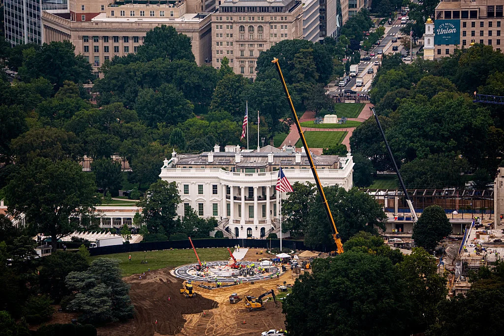 Supreme Court Grants Temporary Stay Allowing Above-Ground White House Ballroom Construction to Resume