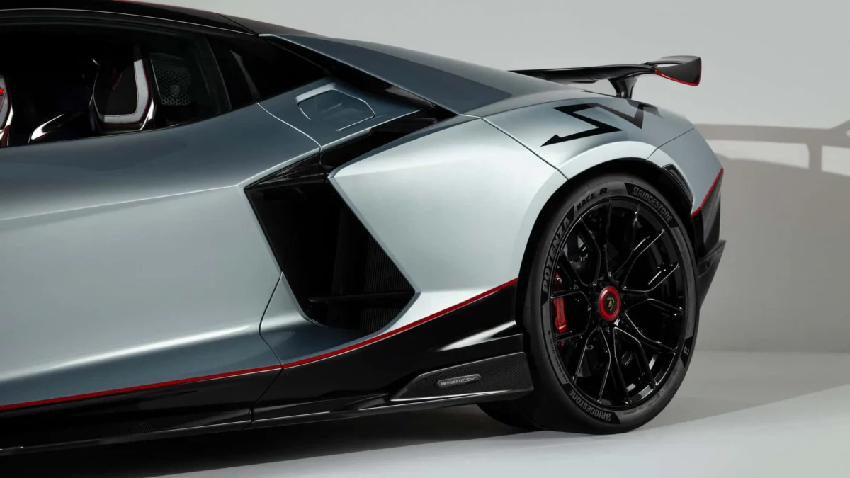The "Raging Bull" Remains Unfazed: Why Lamborghini Is Ignoring the Rise of Chinese Supercars