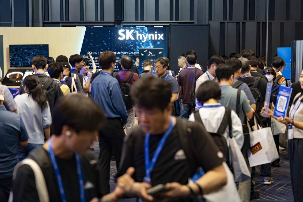 The Silver Ceiling: Why South Korea’s AI-Driven Wealth is Failing to Reach the Kitchen Table