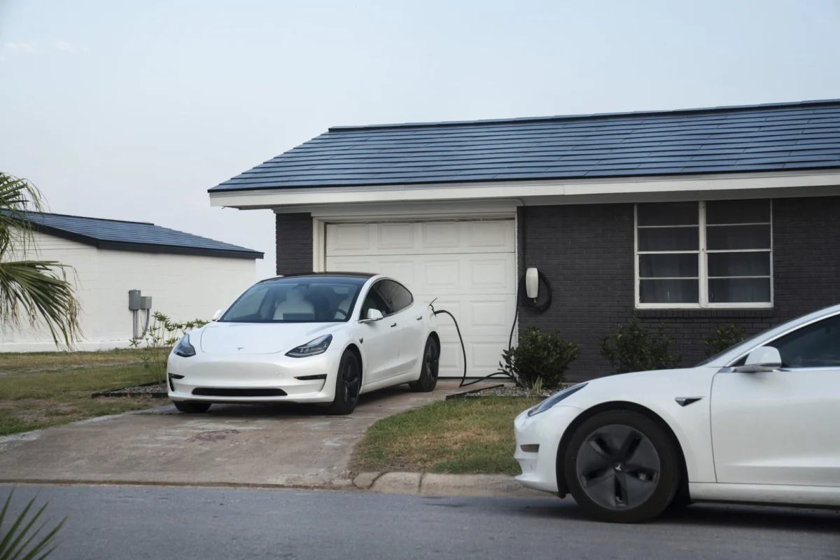 The Sunset of an Ambition: Why Tesla’s Solar Roof Failed to Deliver