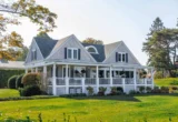 The Timeless Appeal of the Cape Cod: An Architectural Icon Redefined