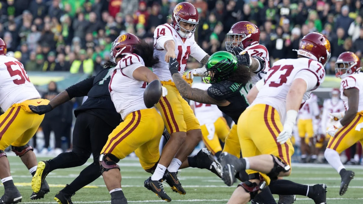 A Clash of Titans: USC’s CFP Ambitions Meet Oregon’s Resilience in Big Ten Showdown