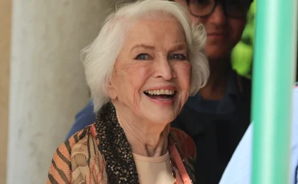 A Miracle at 93: Ellen Burstyn’s Unlikely Renaissance and the Venice Premiere of "Place to Be"