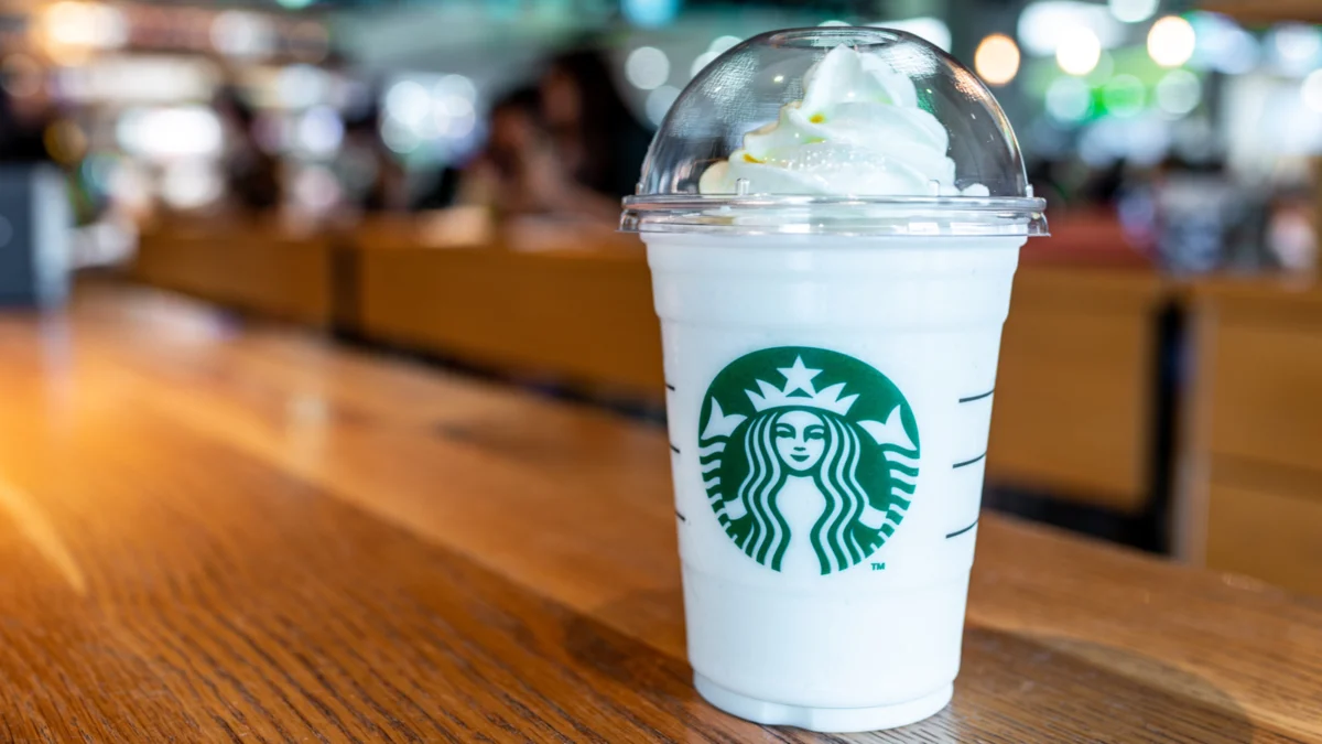 Beyond the Bean: Why the Matcha Crème Frappuccino Now Reigns Supreme at Starbucks
