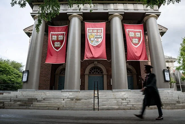 The AI Tug-of-War: Harvard Faculty Grapple with the Integration of Generative Technology