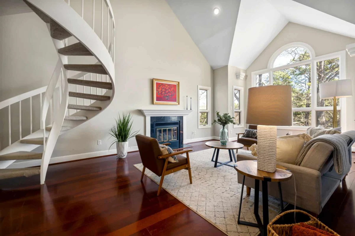 The Art and Strategy of Occupied Home Staging: A Comprehensive Guide for Sellers