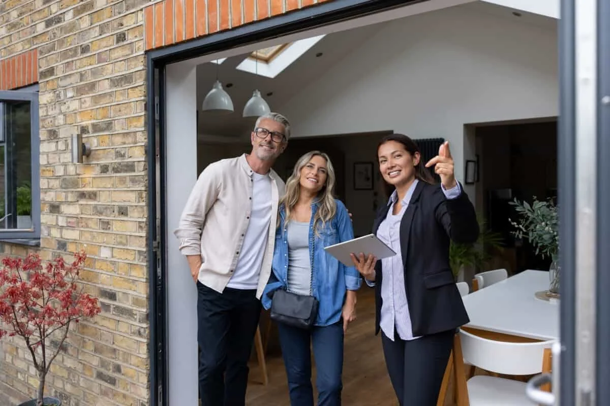 The Complete Guide to Seller Disclosures: Protecting Your Interests in Real Estate