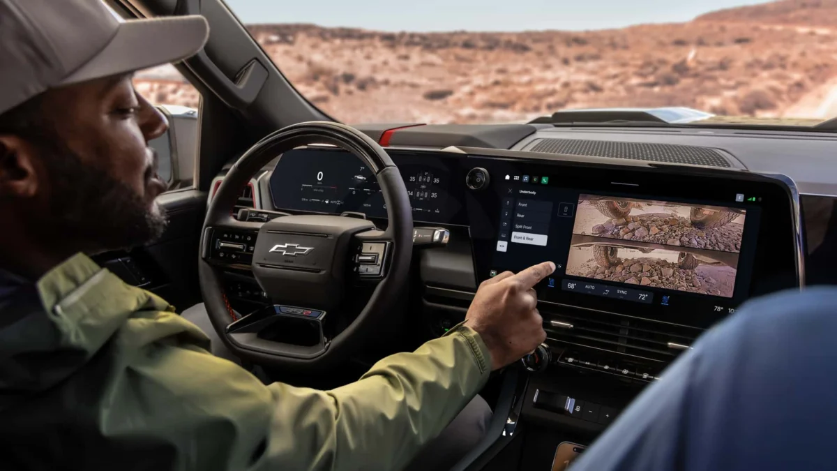 The Great Dashboard Pivot: General Motors Reevaluates Its Stance on Apple CarPlay and Android Auto