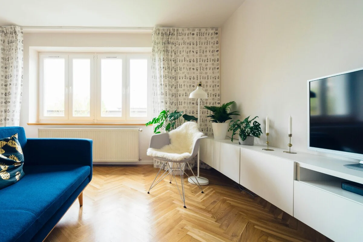 The Visual Advantage: A Comprehensive Guide to Mastering Real Estate Photography
