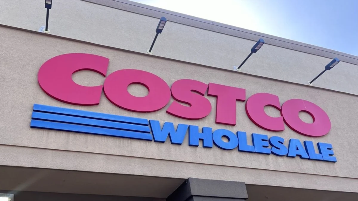 The Warehouse Wars: Why Costco Continues to Dominate Sam’s Club and BJ’s