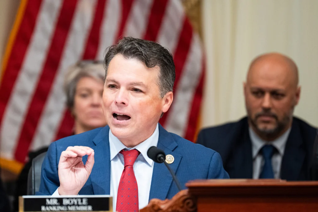 U.S. National Debt Crosses $40 Trillion as Looming Borrowing Limit and Soaring Interest Costs Trigger Capitol Hill Standoff