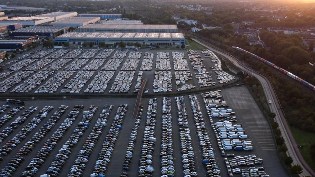 Brussels’ New Automotive Roadmap: France and Germany Strike Provisional Deal to Reshape EU Car Emissions