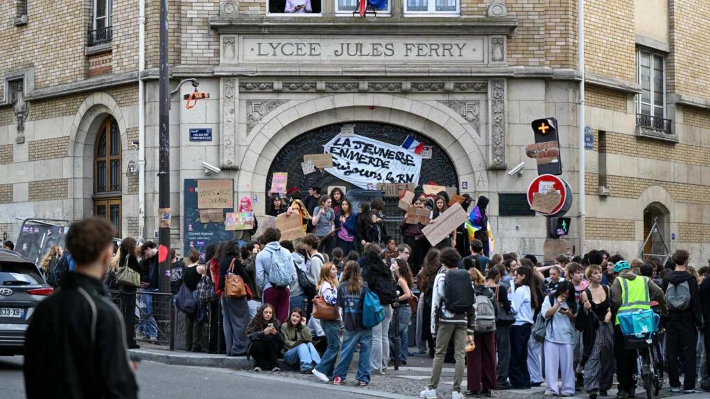 France Gripped by Nationwide Student Protests as 500 Schools Prepare for Shutdown
