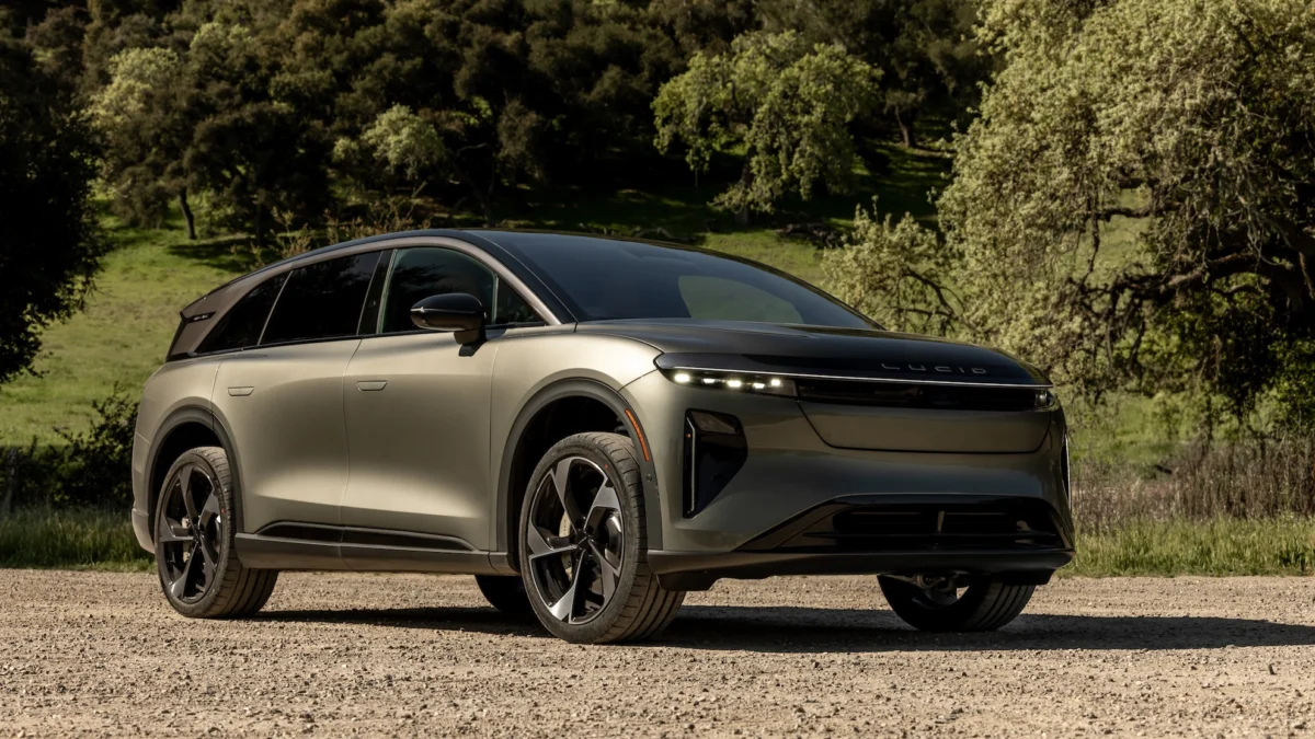 Lucid Motors at a Crossroads: Navigating Production Stagnation and a Strategic Pivot