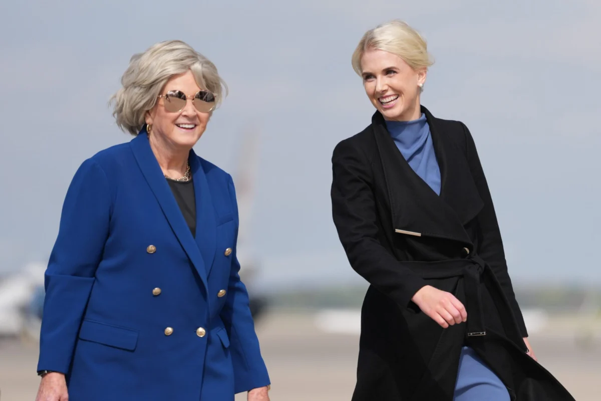 The Flying Court: Inside the High-Stakes Entourage Aboard Trump’s Air Force One