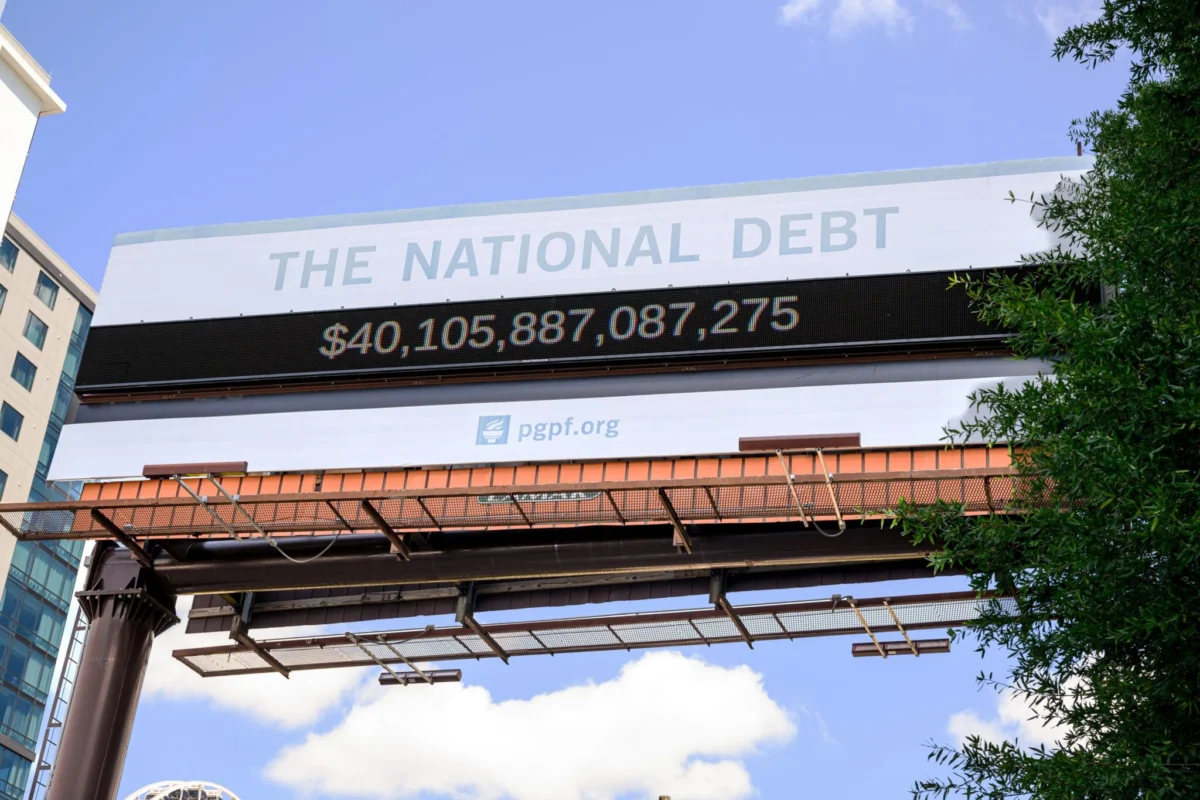 The Looming Fiscal Precipice: Scope Ratings Sounds Alarm on U.S. Debt Trajectory